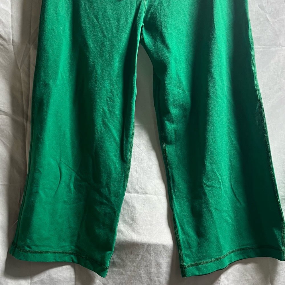 Lululemon Green capris - Picture 3 of 9